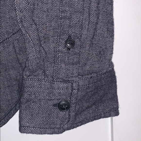 Aritzia TNA Button Down - Picture 4 of 6